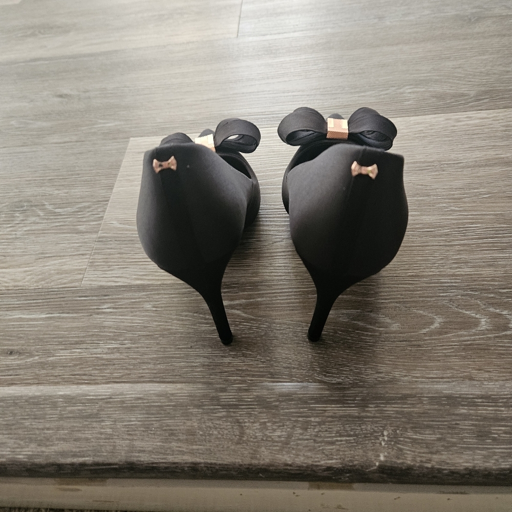 Ted Baker Black Pointed Pump with Bow and Rose-Gold Accent - Picture 4 of 5